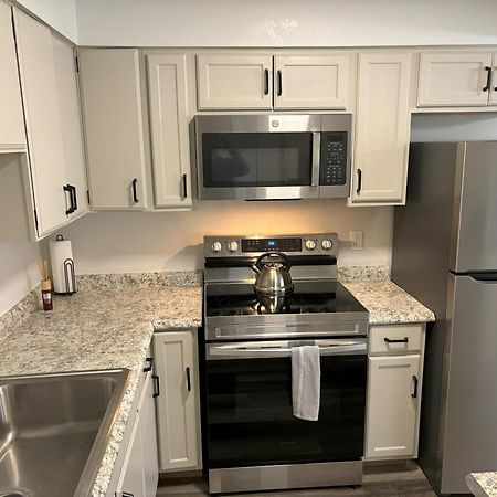 Peaceful Park 2 Bedroom Remodeled Family Suite Granite City Eksteriør bilde