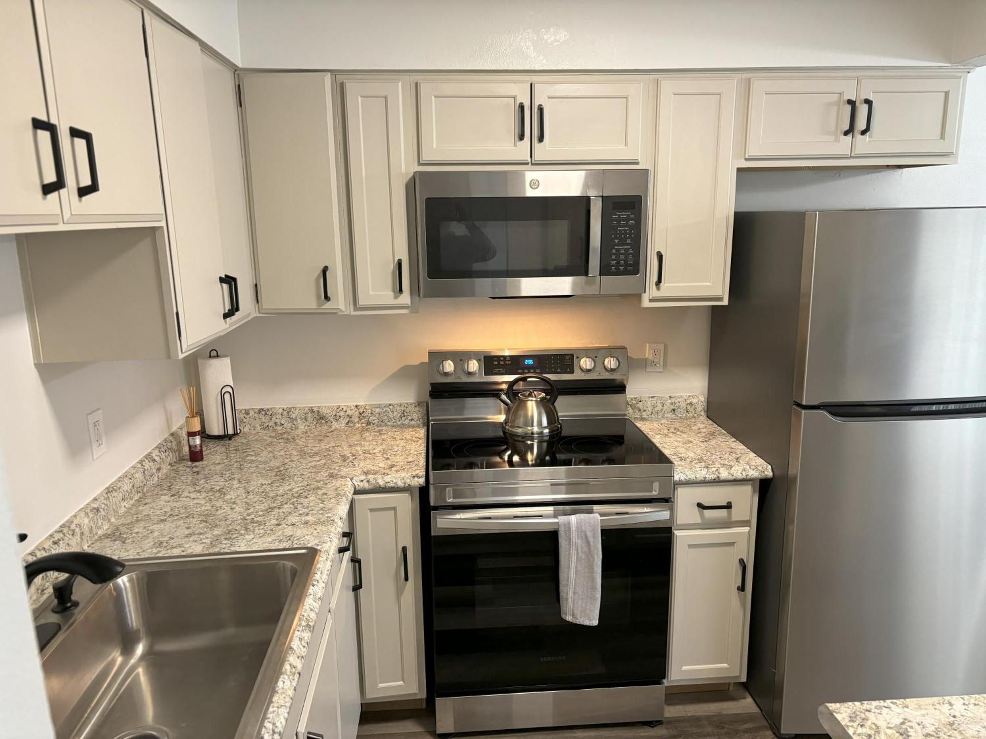 Peaceful Park 2 Bedroom Remodeled Family Suite Granite City Eksteriør bilde